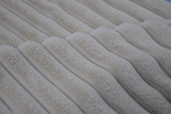 Αυλακωμένη γούνα 100Polyester 150cm CW κουνελιών ή διευθετήσιμος